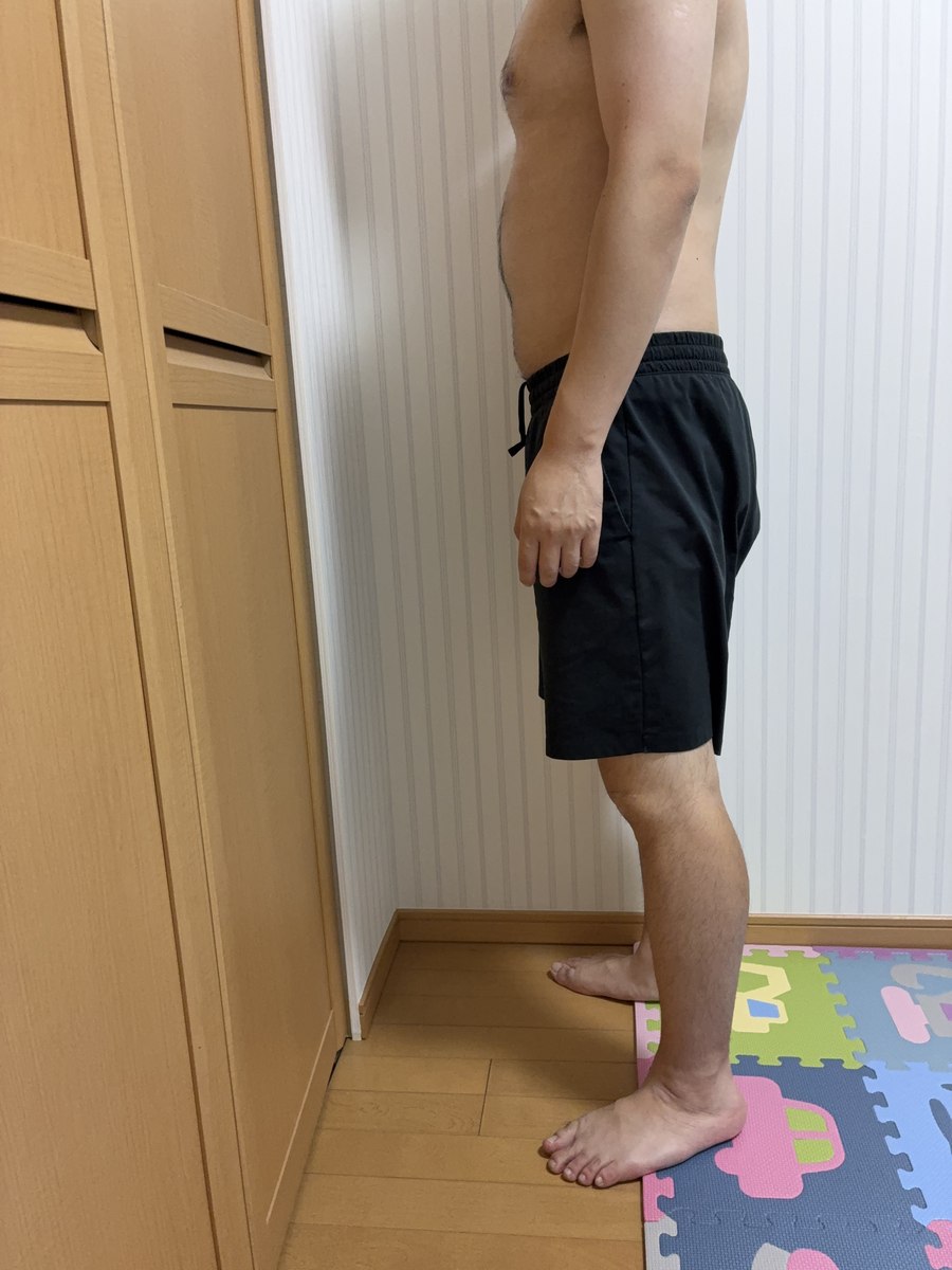 9/27時点の体型を撮影した写真(横向き、首から下)
