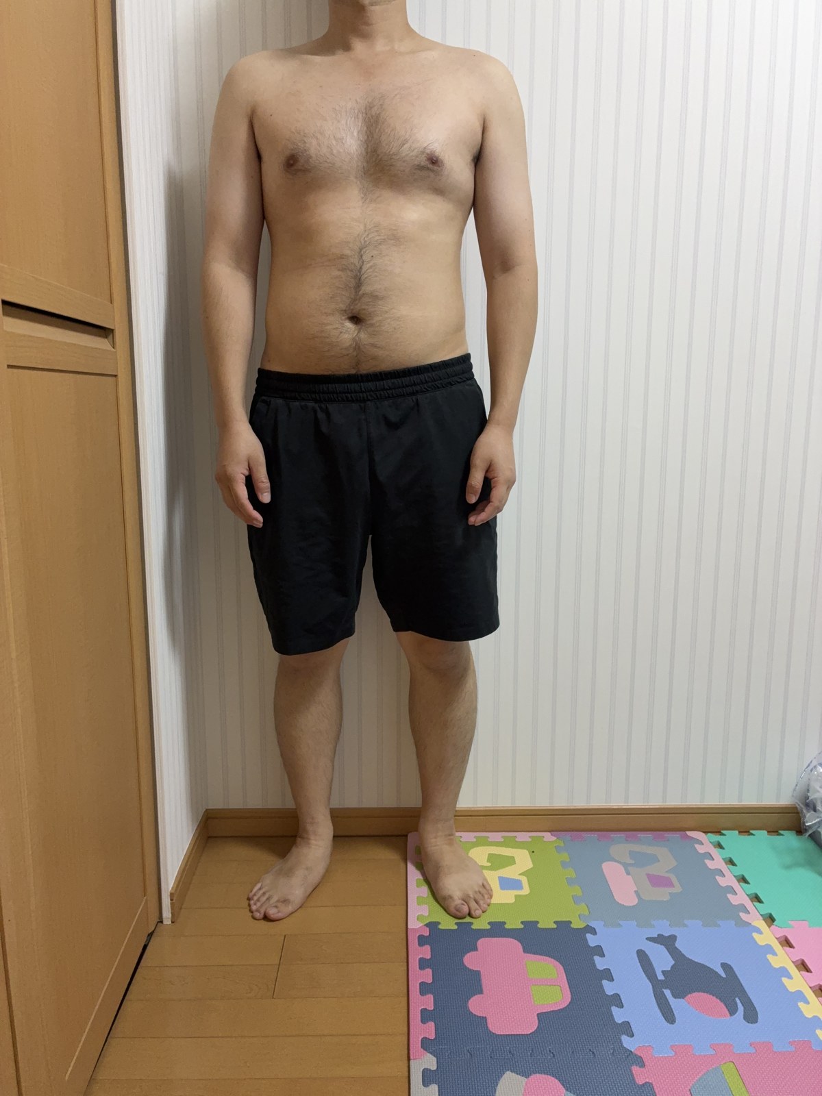 10/1時点の体型を撮影した写真(正面、首から下)
