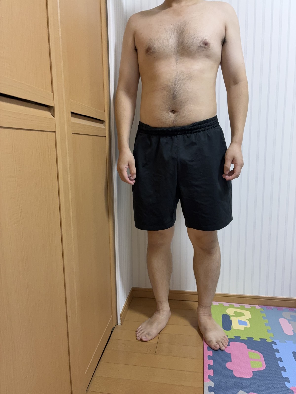 10/4時点の体型を撮影した写真(正面、首から下)