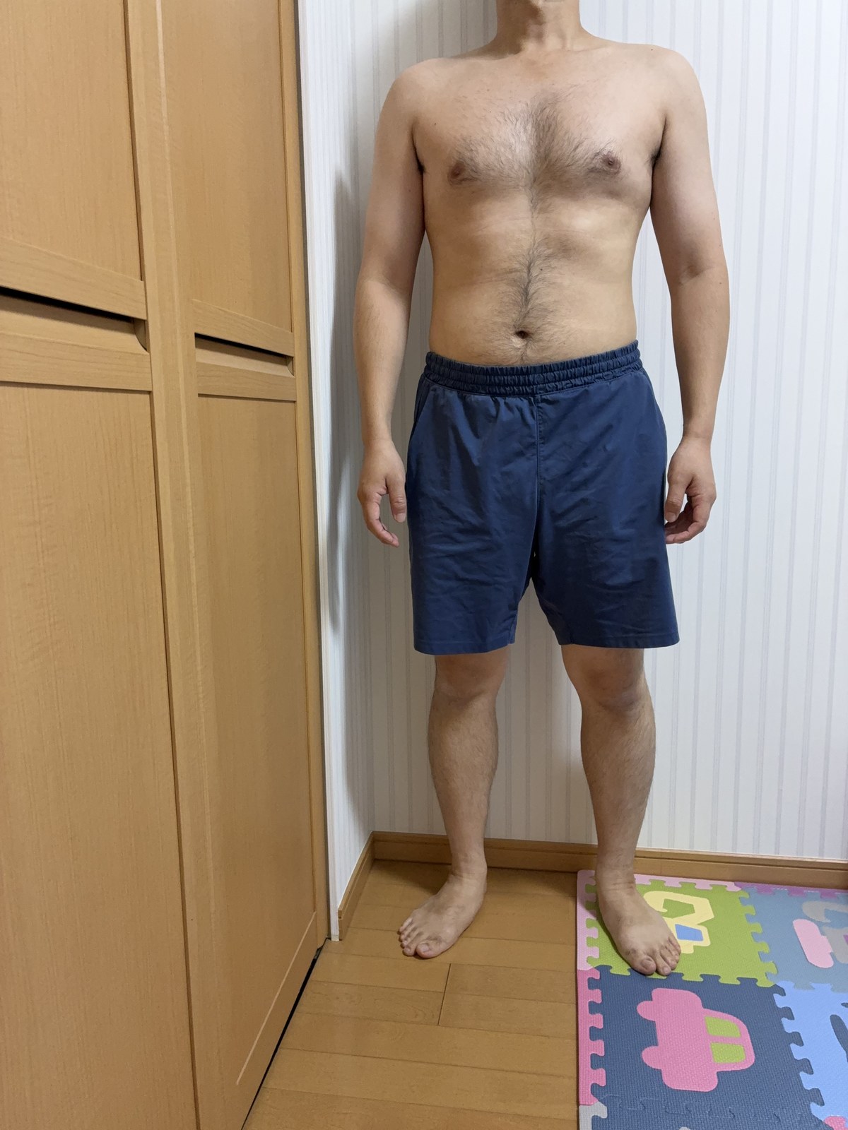10/8時点の体型を撮影した写真(正面、首から下)