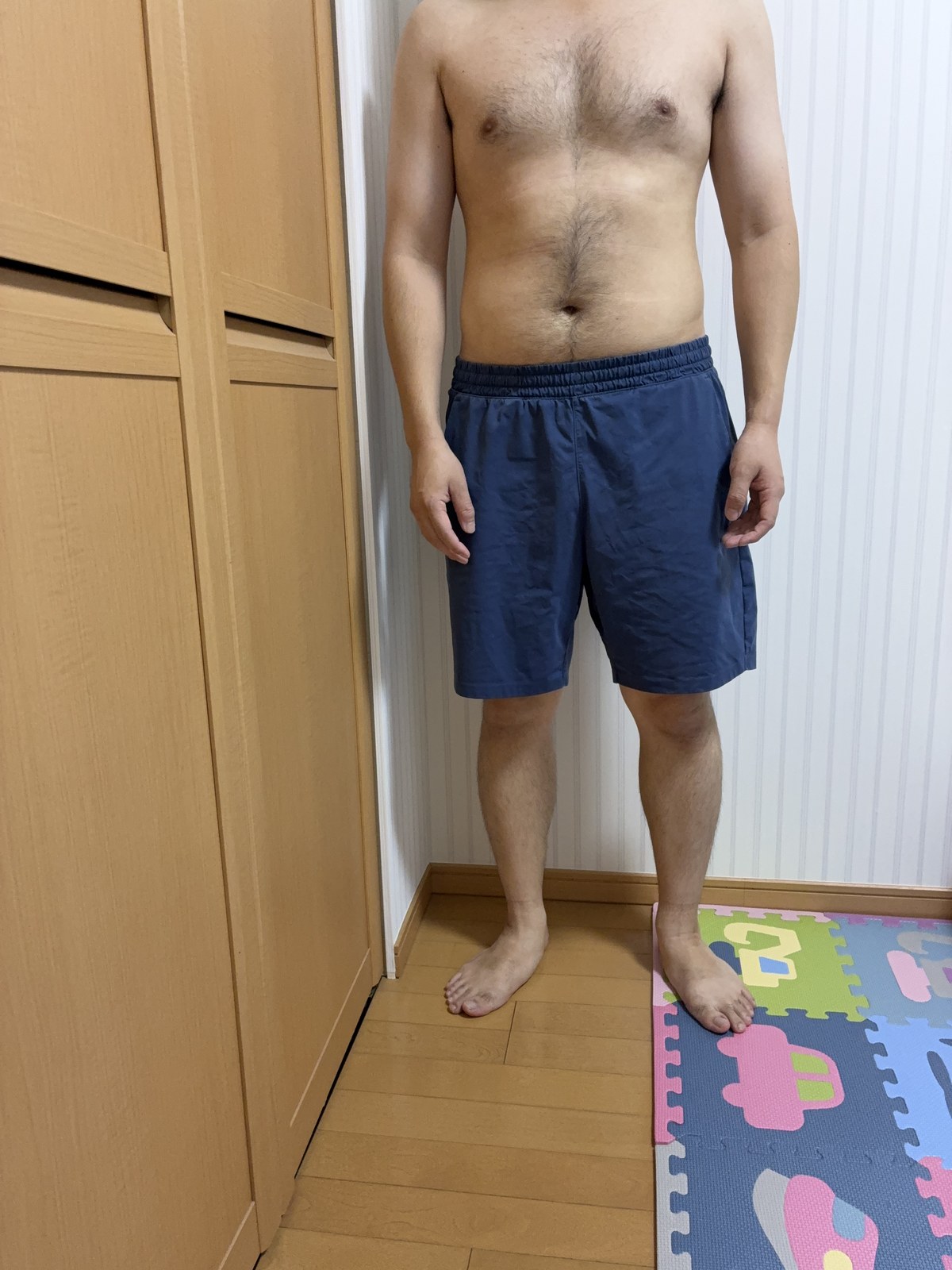 10/9時点の体型を撮影した写真(正面、首から下)