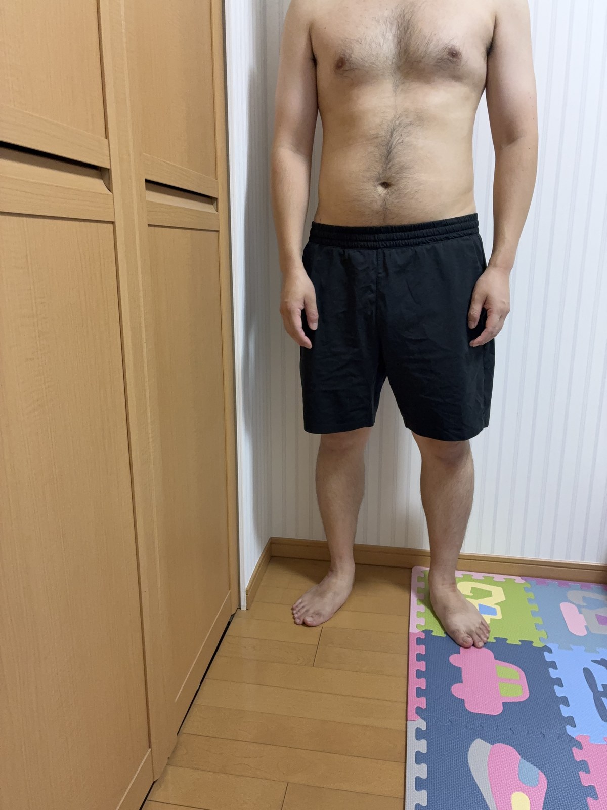 10/10時点の体型を撮影した写真(正面、首から下)