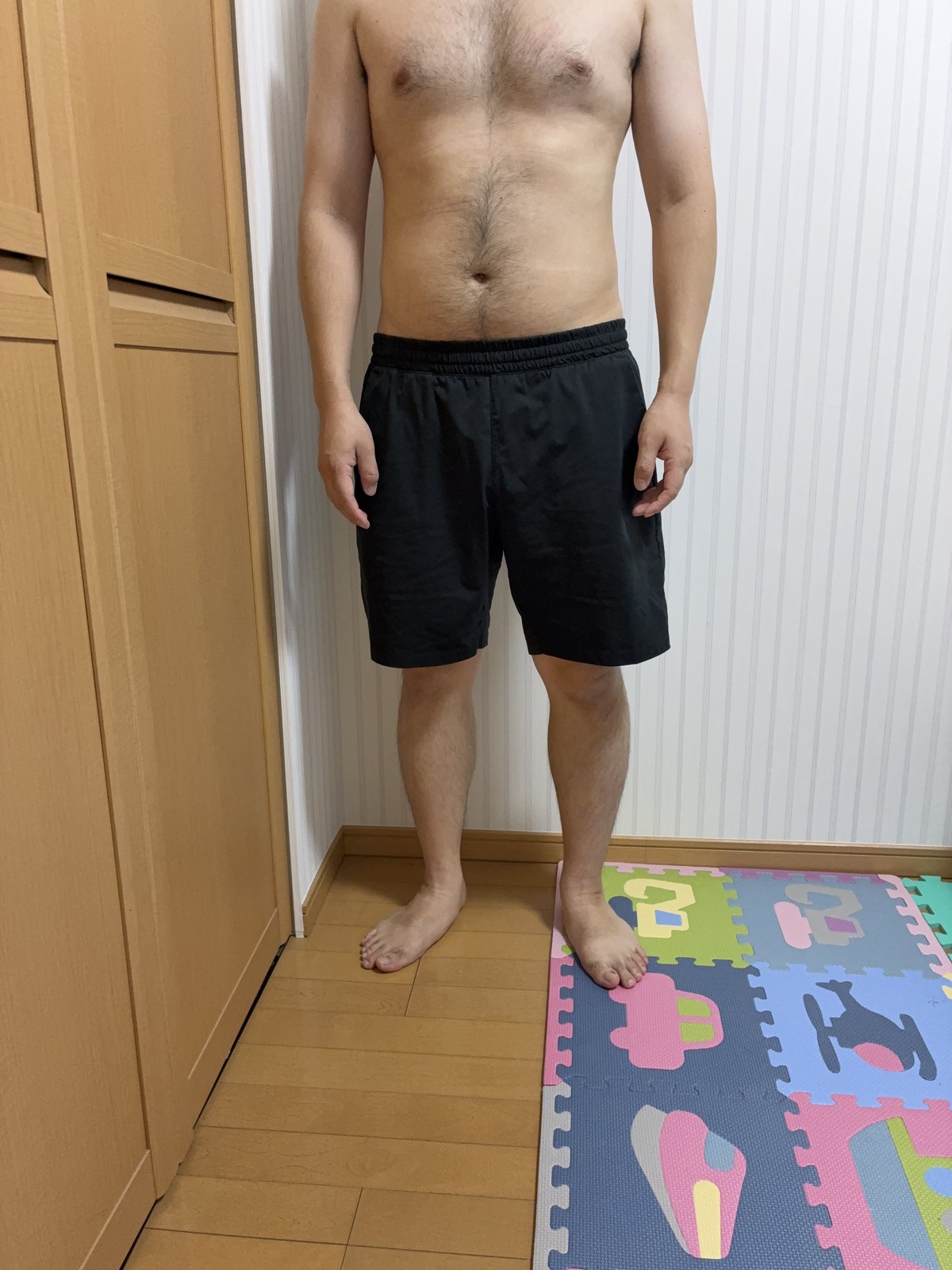 10/12時点の体型を撮影した写真(正面、首から下)